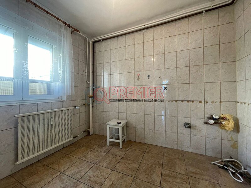 Sos. Giurgiului, plan secund, 3 camere.